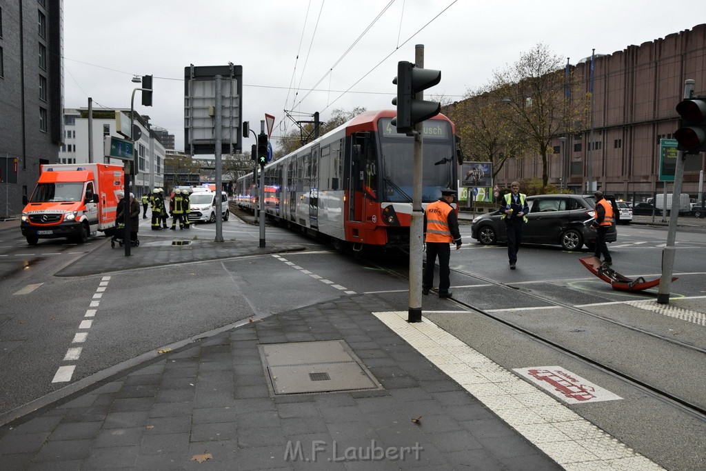 VU PKW KVB Bahn Koeln Deutz Deutz Muelheimerstr P11.JPG - Miklos Laubert